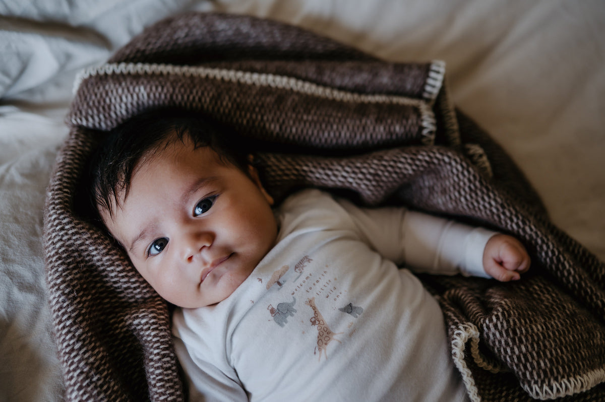 Wollen babydeken bruin